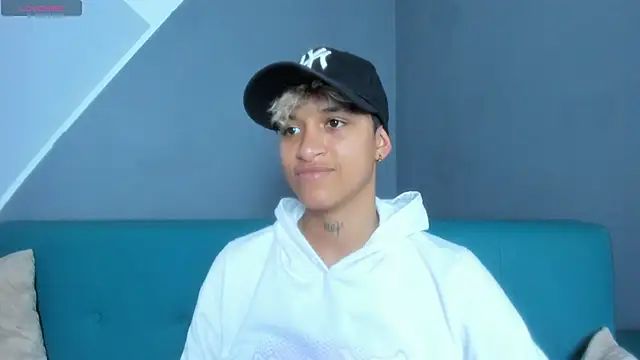 Snapshot of Dominick_jones chatting on March 2025 08:37:02 PM Dominick jones online show from March 2025 08:37:02 PM