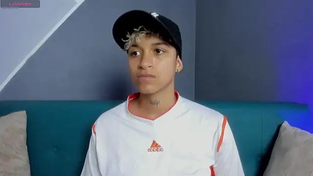 Snapshot of Dominick_jones chatting on March 2025 07:38:01 PM Dominick jones online show from March 2025 07:38:01 PM