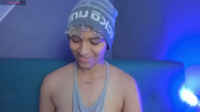 Snapshot of Dominick_jones chatting on March 2025 01:25:02 AM Dominick jones online show from March 2025 01:25:02 AM