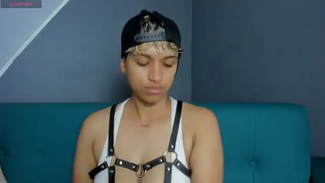 Snapshot of Dominick_jones chatting on March 2025 09:51:02 PM Dominick jones online show from March 2025 09:51:02 PM