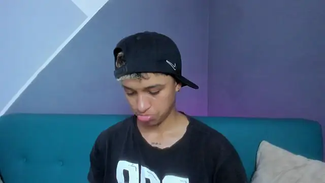 Snapshot of Dominick_jones chatting on March 2025 06:23:01 PM Dominick jones online show from March 2025 06:23:01 PM