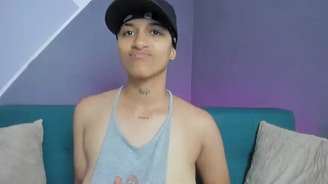 Snapshot of Dominick_jones chatting on March 2025 09:56:01 PM Dominick jones online show from March 2025 09:56:01 PM