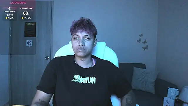 Snapshot of Dominick_jones chatting on September 2025 04:05:02 AM Dominick jones online show from September 2025 04:05:02 AM