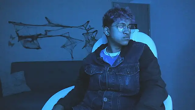 Snapshot of Dominick_jones chatting on October 2025 05:27:02 AM Dominick jones online show from October 2025 05:27:02 AM