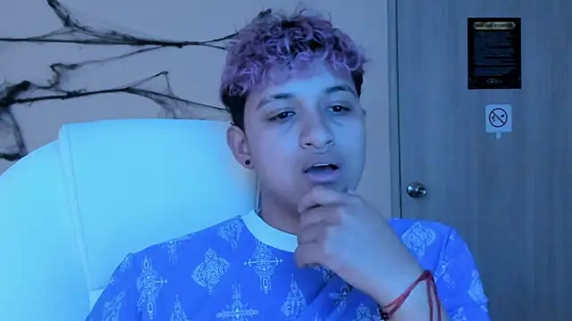 Snapshot of Dominick_jones chatting on October 2025 05:33:01 PM Dominick jones online show from October 2025 05:33:01 PM