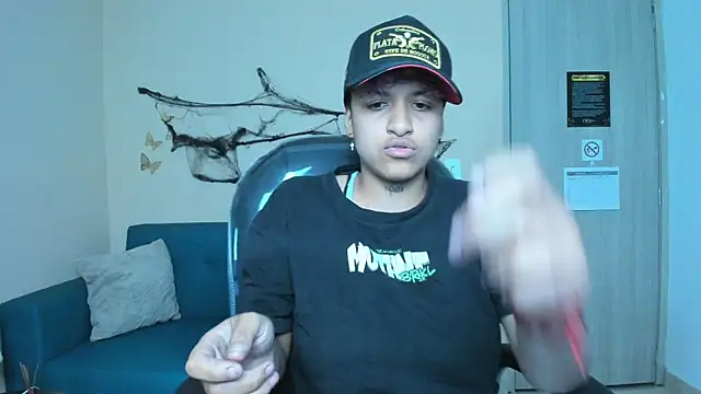 Snapshot of Dominick_jones chatting on October 2025 05:33:02 AM Dominick jones online show from October 2025 05:33:02 AM