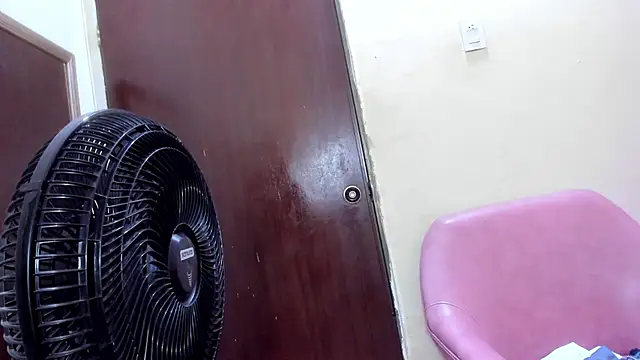 Snapshot of Mariana_16_ chatting on February 2025 01:02:02 AM Mariana 16 online show from February 2025 01:02:02 AM