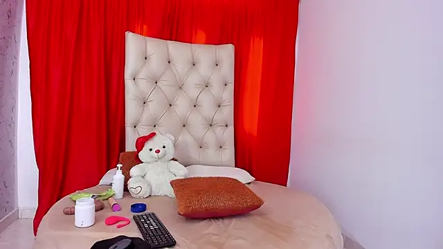 Snapshot of Mariana_16_ chatting on November 2025 08:43:01 PM Mariana 16 online show from November 2025 08:43:01 PM