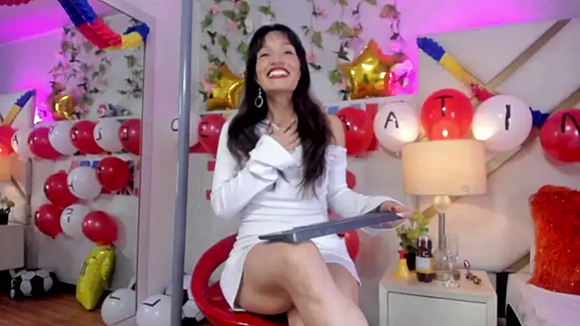 Snapshot of AmyRox_ chatting on July 2026 12:23:01 PM AmyRox online show from July 2026 12:23:01 PM