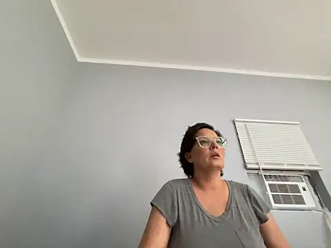 Snapshot of skarfos1babe69 chatting on March 2026 03:45:02 AM skarfos1babe69 online show from March 2026 03:45:02 AM