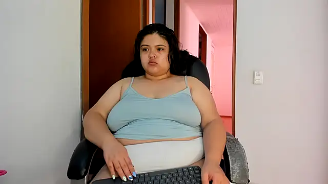 Snapshot of lizzie_c chatting on February 2025 09:44:02 PM lizzie c online show from February 2025 09:44:02 PM