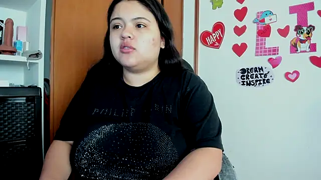 Snapshot of lizzie_c chatting on March 2025 08:21:01 PM lizzie c online show from March 2025 08:21:01 PM