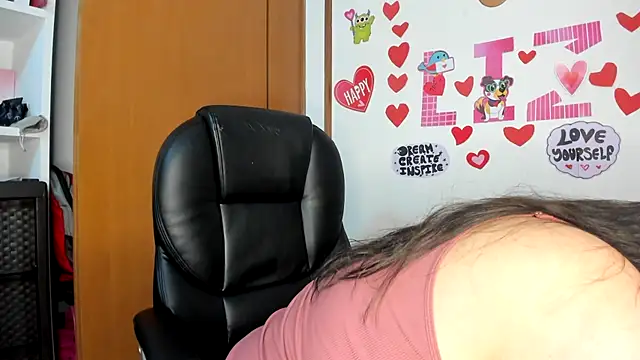 Snapshot of lizzie_c chatting on March 2025 05:57:01 AM lizzie c online show from March 2025 05:57:01 AM