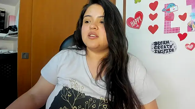 Snapshot of lizzie_c chatting on March 2025 06:21:02 AM lizzie c online show from March 2025 06:21:02 AM