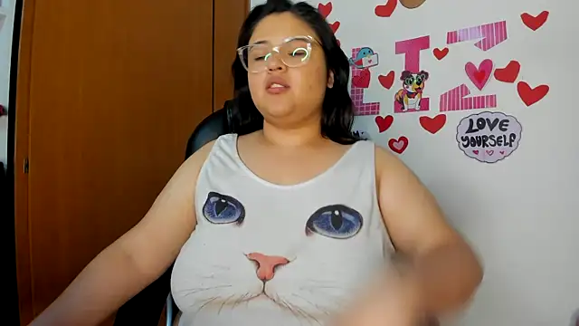 Snapshot of lizzie_c chatting on March 2025 04:41:01 AM lizzie c online show from March 2025 04:41:01 AM