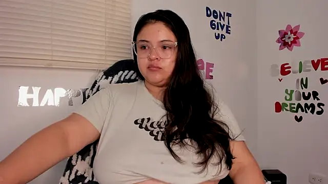 Snapshot of lizzie_c chatting on November 2025 07:20:02 AM lizzie c online show from November 2025 07:20:02 AM