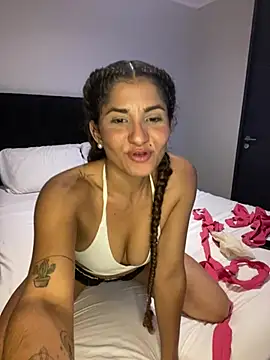 AlejandritaMilano online show from February 2026 01:20:02 AM