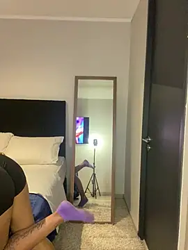 Snapshot of AlejandritaMilano chatting on April 2026 12:35:01 AM AlejandritaMilano online show from April 2026 12:35:01 AM