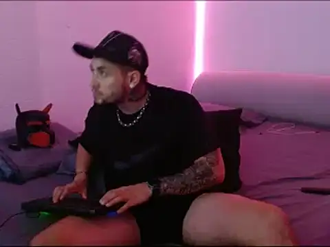 Snapshot of miia-liiam chatting on January 2025 05:01:01 AM miia-liiam online show from January 2025 05:01:01 AM