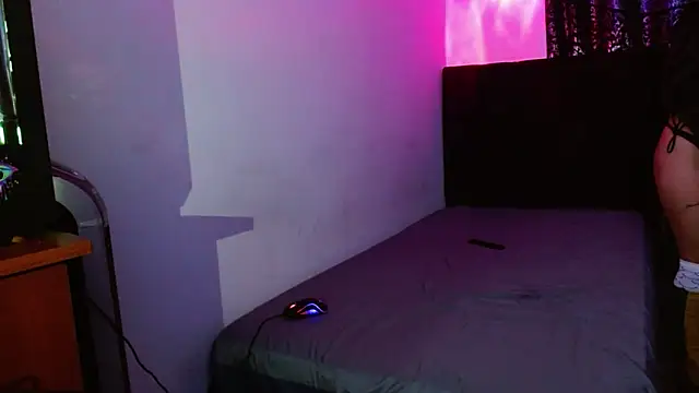 miia-liiam online show from November 2025 06:16:02 AM