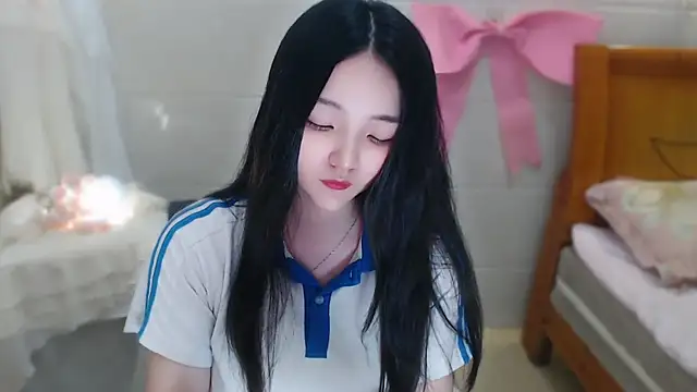 xiao-xiao-D online show from April 2026 04:15:02 PM