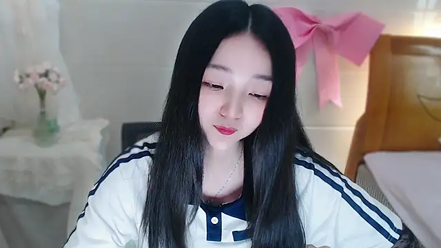 xiao-xiao-D online show from April 2026 06:19:01 AM