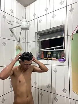 Snapshot of gu_ga_7 chatting on December 2024 06:49:02 AM gu ga 7 online show from December 2024 06:49:02 AM