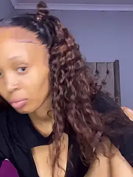 Snapshot of CuteMellow2k chatting on December 2024 10:13:02 PM CuteMellow2k online show from December 2024 10:13:02 PM