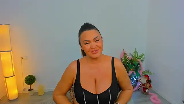 Snapshot of Aileen_Stone chatting on December 2025 05:41:02 PM Aileen Stone online show from December 2025 05:41:02 PM