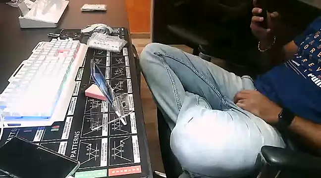 Snapshot of Nil_Talreja chatting on December 2024 08:45:02 AM Nil Talreja online show from December 2024 08:45:02 AM