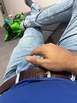 Snapshot of Nil_Talreja chatting on January 2025 01:08:02 PM Nil Talreja online show from January 2025 01:08:02 PM