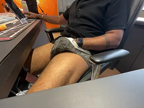 Snapshot of Nil_Talreja chatting on November 2025 09:10:02 AM Nil Talreja online show from November 2025 09:10:02 AM