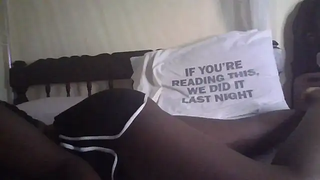 Snapshot of Missbella25 chatting on October 2025 05:04:02 PM Missbella25 online show from October 2025 05:04:02 PM