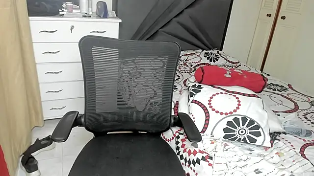 Snapshot of natalia5560 chatting on December 2025 07:53:02 PM natalia5560 online show from December 2025 07:53:02 PM