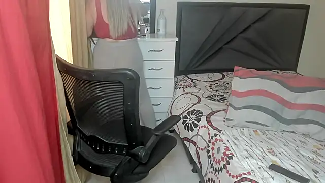 Snapshot of natalia5560 chatting on December 2025 07:07:01 PM natalia5560 online show from December 2025 07:07:01 PM