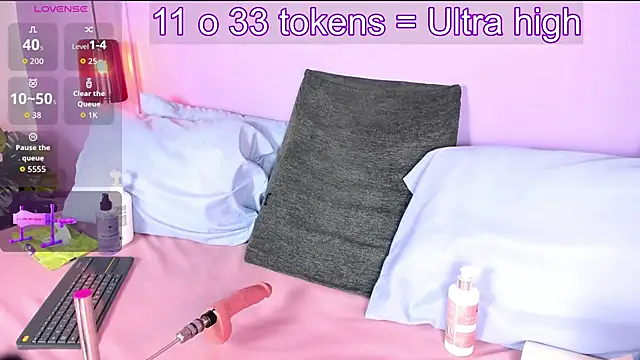 Snapshot of Little_lili19 chatting on March 2026 09:32:02 PM Little lili19 online show from March 2026 09:32:02 PM