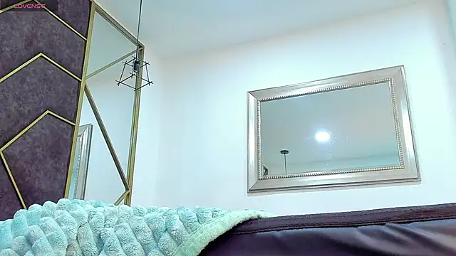 AbrilSonne online show from December 2024 10:52:02 PM