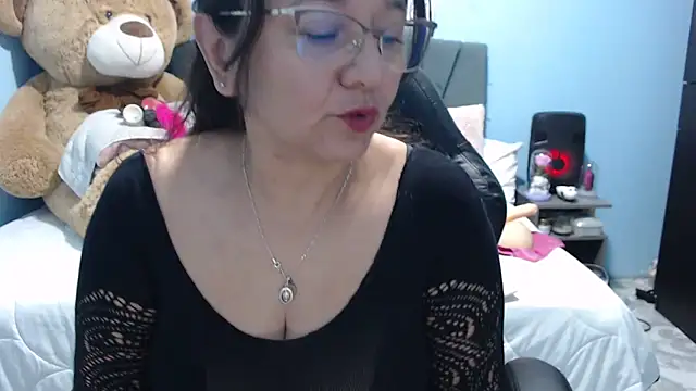 Snapshot of AngelRouss chatting on March 2026 09:36:02 AM AngelRouss online show from March 2026 09:36:02 AM