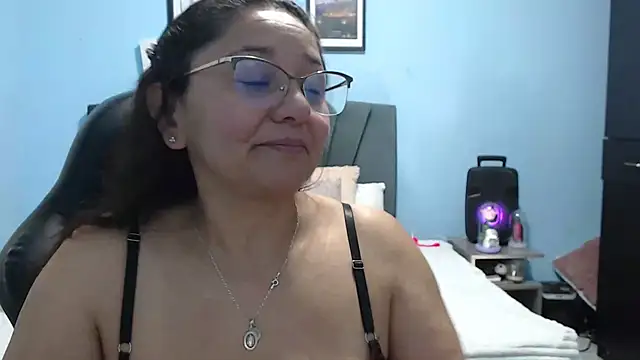 AngelRouss online show from May 2026 02:52:01 AM