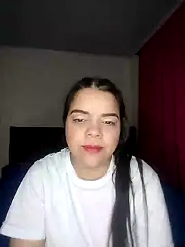 Snapshot of AriaYummy chatting on February 2025 02:27:01 AM AriaYummy online show from February 2025 02:27:01 AM