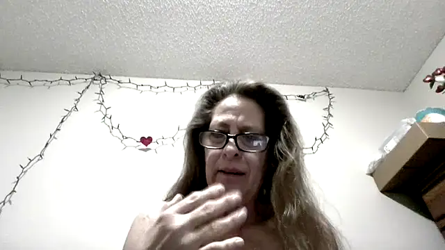 Snapshot of Keywest_Kate chatting on April 2026 12:02:01 PM Keywest Kate online show from April 2026 12:02:01 PM
