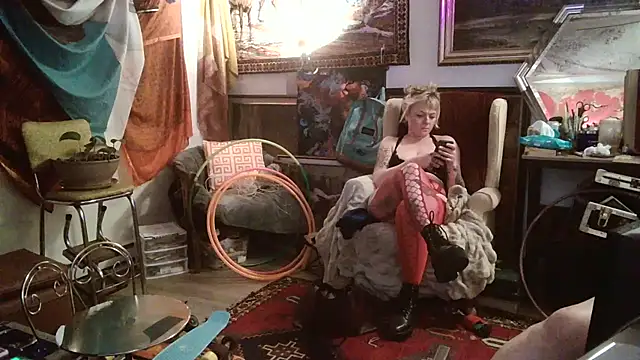 SilverandFox online show from February 2025 09:42:01 AM