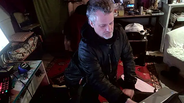 SilverandFox online show from March 2025 09:21:01 AM