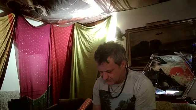 SilverandFox online show from March 2025 01:34:02 PM