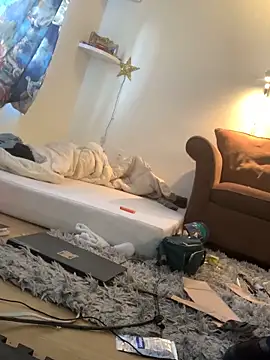 SilverandFox online show from October 2025 04:18:02 PM