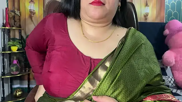 FlatVincy4 online show from March 2026 06:18:01 AM