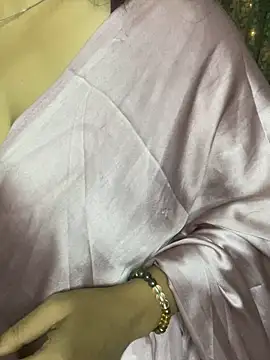 hot menka online show from October 2025 04:41:01 PM