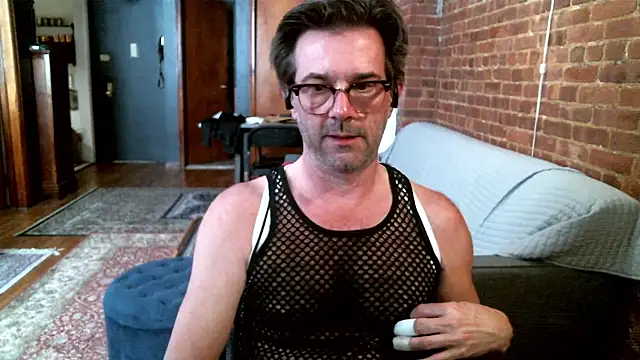 Snapshot of Johnny_Bottoms chatting on April 2026 05:50:02 PM Johnny Bottoms online show from April 2026 05:50:02 PM