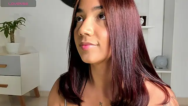 martina roldam online show from December 2024 11:38:02 PM