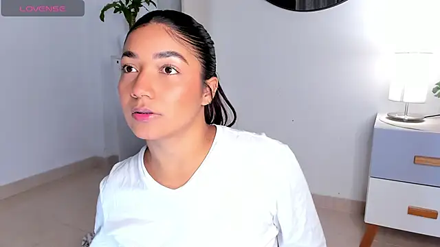 martina roldam online show from January 2025 01:02:01 AM